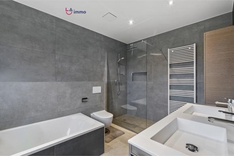 Exceptional Detached House in a Peaceful and Prestigious Setting - Image #10 Exceptional Detached House in a Peaceful and Prestigious Setting - Image #10