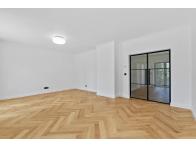 Exceptional 3-Bedroom Apartment with Home Office, Private Garden and Sauna in Strassen - Image #3 Exceptional 3-Bedroom Apartment with Home Office, Private Garden and Sauna in Strassen - Image #3