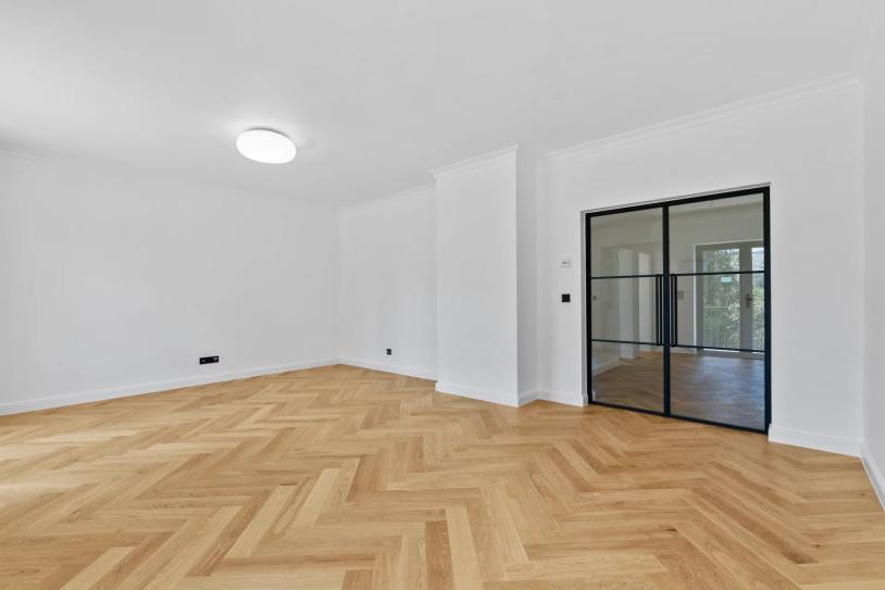Exceptional 3-Bedroom Apartment with Home Office, Private Garden and Sauna in Strassen - Image #3 Exceptional 3-Bedroom Apartment with Home Office, Private Garden and Sauna in Strassen - Image #3