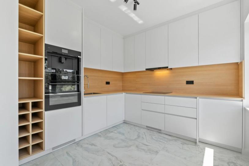 Exceptional 3-Bedroom Apartment with Home Office, Private Garden and Sauna in Strassen - Image #5 Exceptional 3-Bedroom Apartment with Home Office, Private Garden and Sauna in Strassen - Image #5