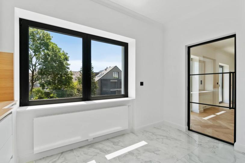 Exceptional 3-Bedroom Apartment with Home Office, Private Garden and Sauna in Strassen - Image #6 Exceptional 3-Bedroom Apartment with Home Office, Private Garden and Sauna in Strassen - Image #6