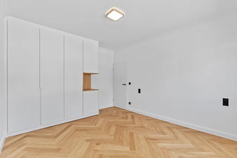 Exceptional 3-Bedroom Apartment with Home Office, Private Garden and Sauna in Strassen - Image #13 Exceptional 3-Bedroom Apartment with Home Office, Private Garden and Sauna in Strassen - Image #13