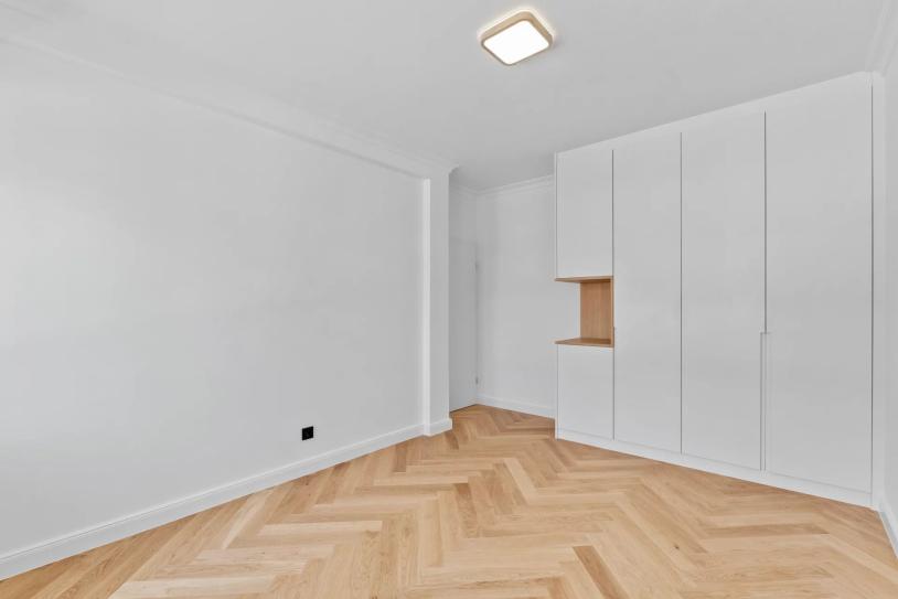 Exceptional 3-Bedroom Apartment with Home Office, Private Garden and Sauna in Strassen - Image #15 Exceptional 3-Bedroom Apartment with Home Office, Private Garden and Sauna in Strassen - Image #15